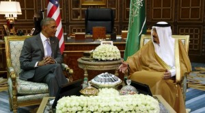 U.S. President Barack Obama meets with Saudi King Salman at Erga Palace upon his arrival for a summit meeting in Riyadh, Saudi Arabia April 20, 2016.   REUTERS/Kevin Lamarque