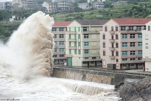 إعصار قوي يضرب شرق الصين وإجلاء مليون شخص