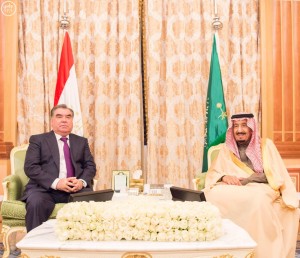 خادم الحرمين الشريفين يعقد جلسة مباحثات مع رئيس طاجيكستان