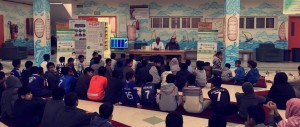 محاضرة في احدى المدارس للتوعية بفيروس كورونا