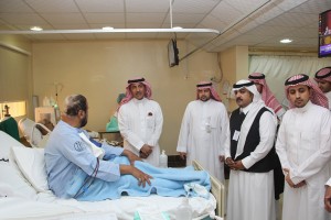 نائب وزير الصحة الأستاذ حمد الضويلع في زيارة مرضى الفشل الكلوي